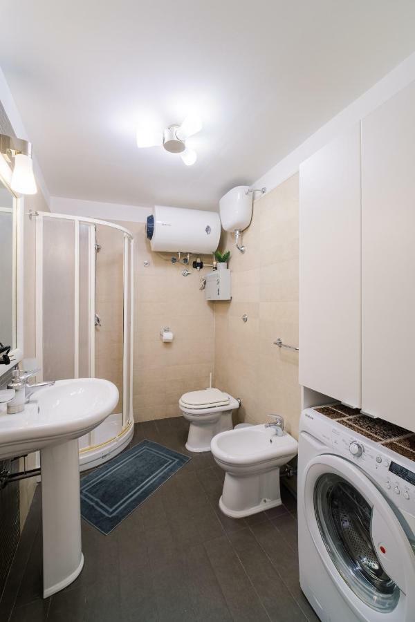 Appartement Modern House à Naples Extérieur photo